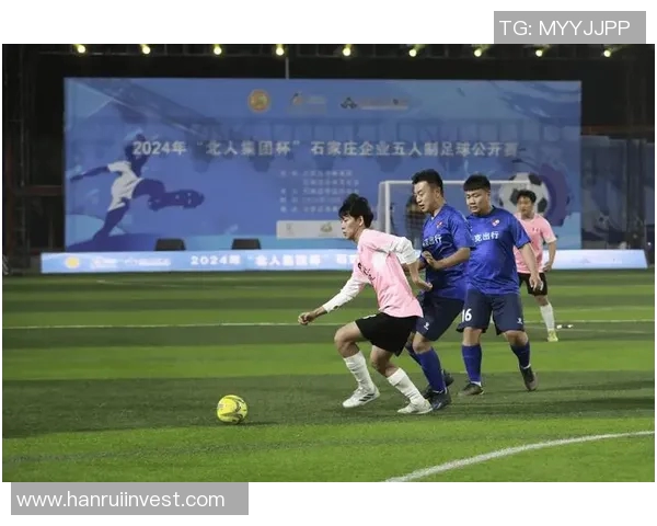 16号足球明星闪耀绿茵场 带领球队勇闯巅峰之路的传奇故事