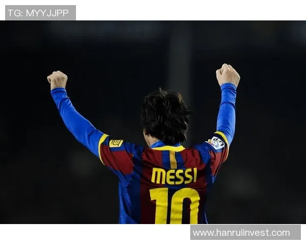 足球明星折叠镜：见证巨星成长与传奇瞬间的独特视角