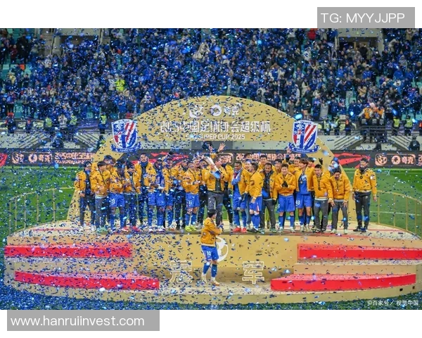 足球封王球星传奇：从绿茵场到世界之巅的荣耀与梦想