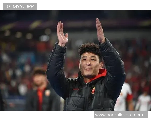 足球球星与机器人对决 武磊挑战人工智能引爆赛场新风暴