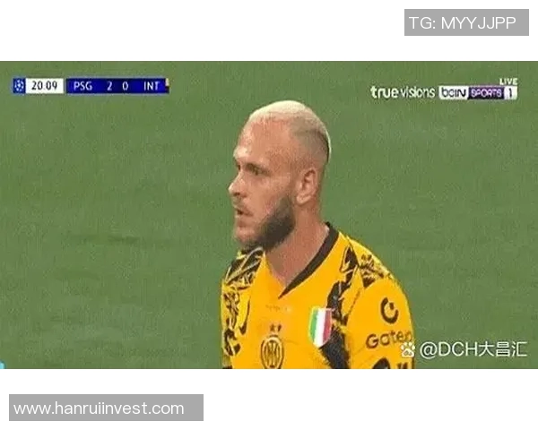 足球球星射门技巧大揭秘 如何通过不同方式打破对方防线